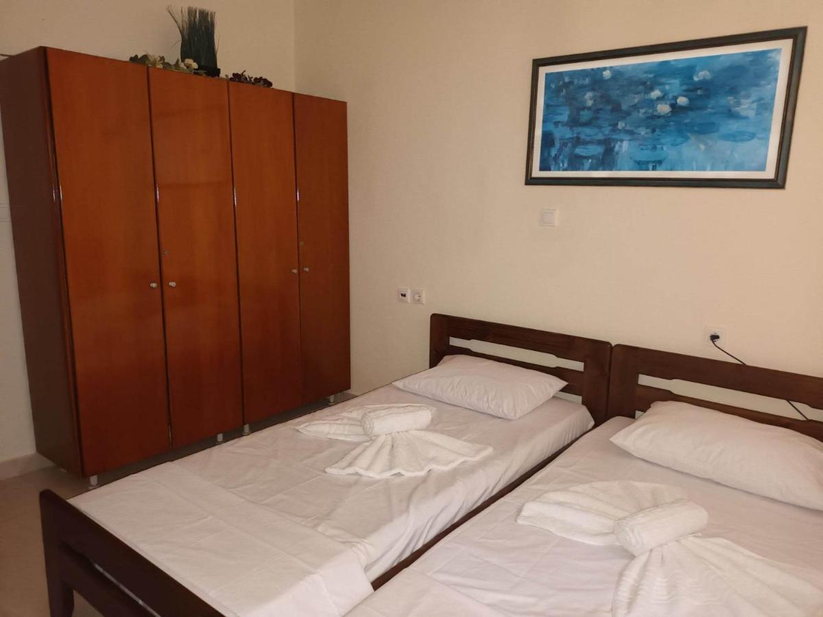Family Yard House Kos Apartment ภายนอก รูปภาพ